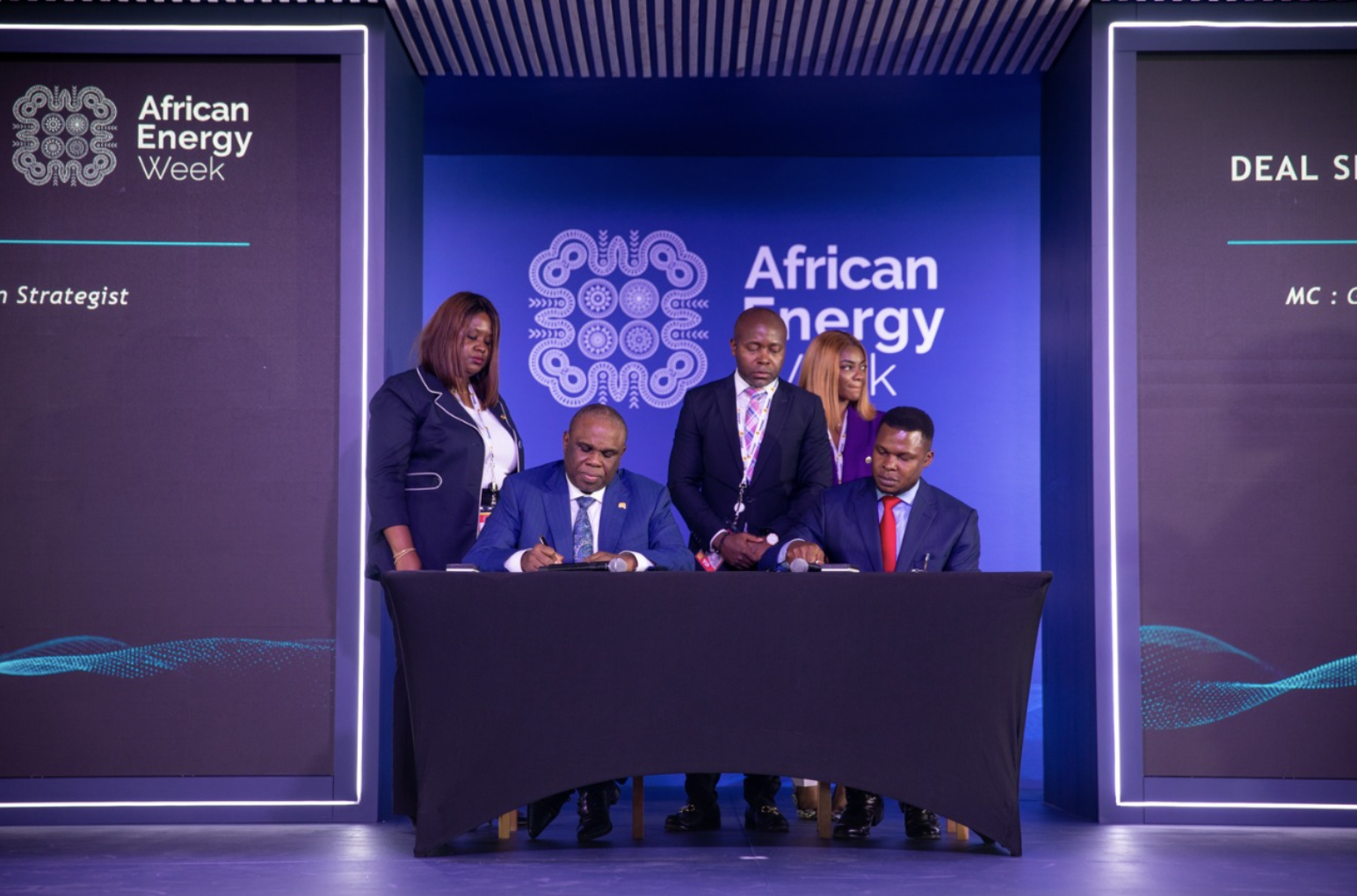 AEC and Afreximbank Sign MoU to Boost African Energy Investments at AEW 2022