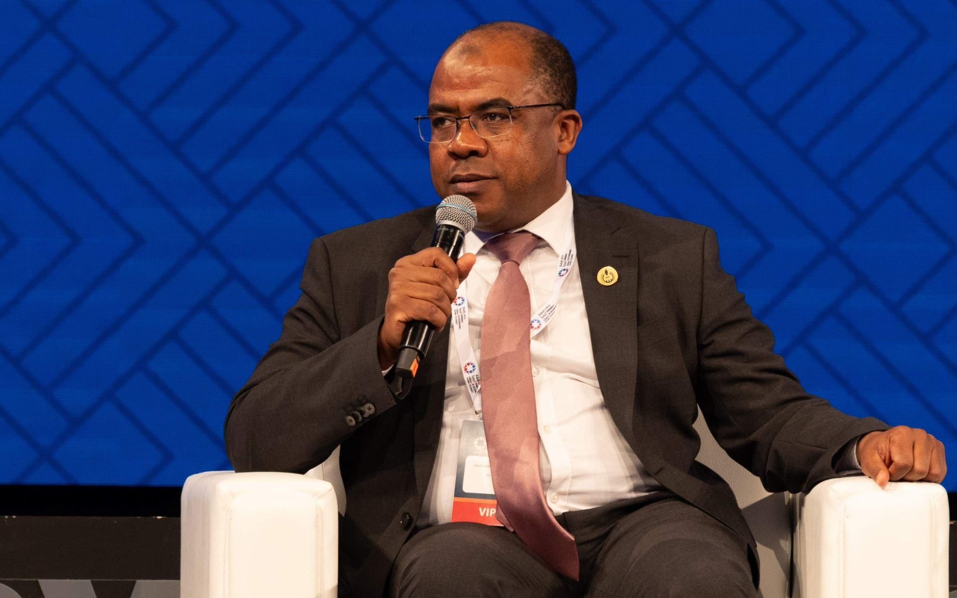 Le ministre libyen du p&eacute;trole et du gaz participe &agrave; un &eacute;v&eacute;nement sur l'&eacute;nergie au Cap alors que le dernier cycle d'appel d'offres suscite l'int&eacute;r&ecirc;t mondial